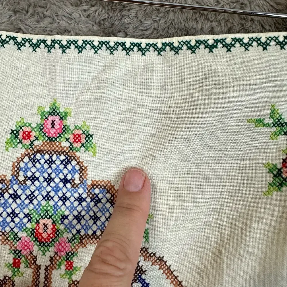 Vintage Cross Stitch Rectangle Table Runner Cover White Blue PInk Floral